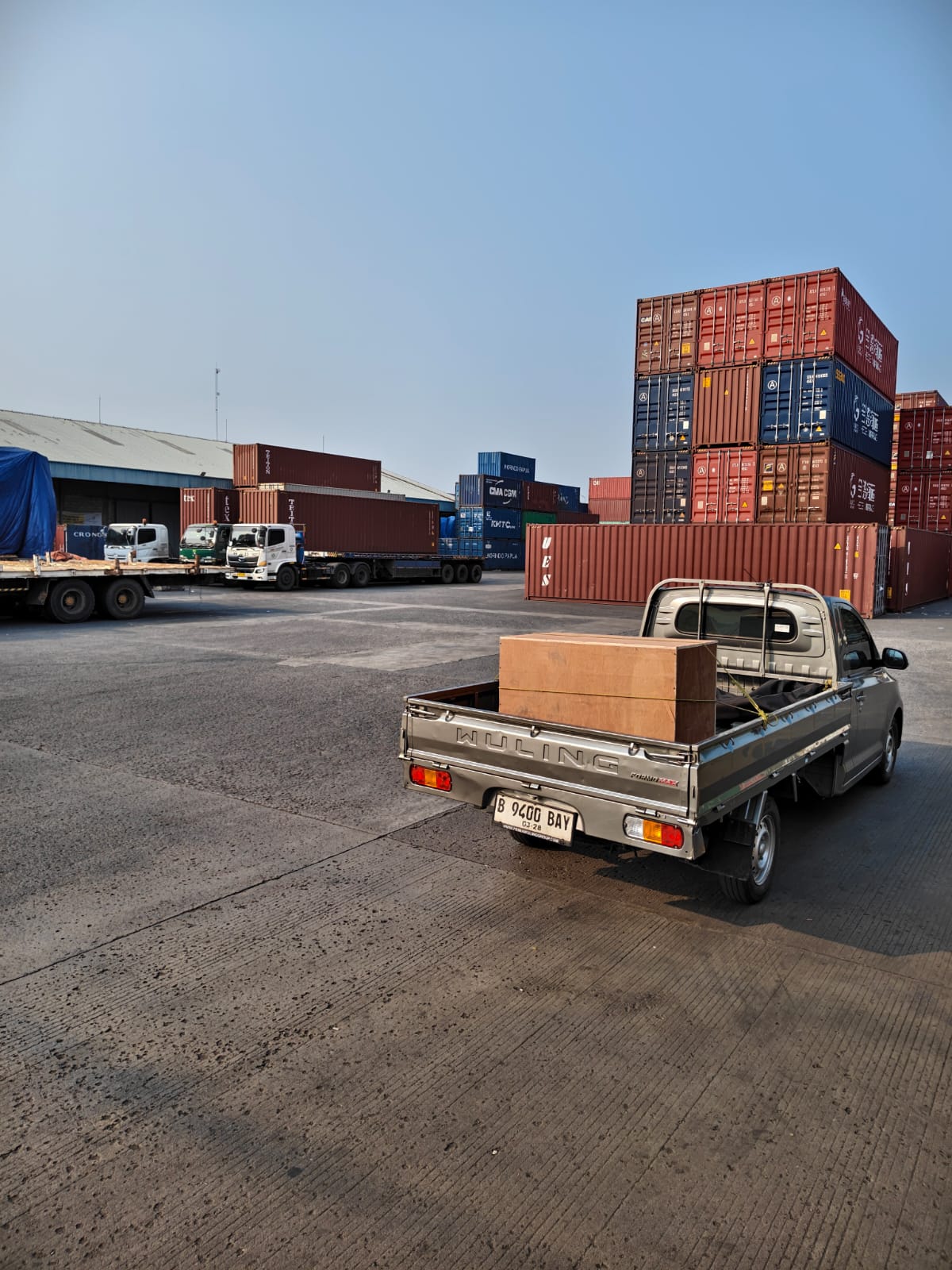 Loading barang ke armada